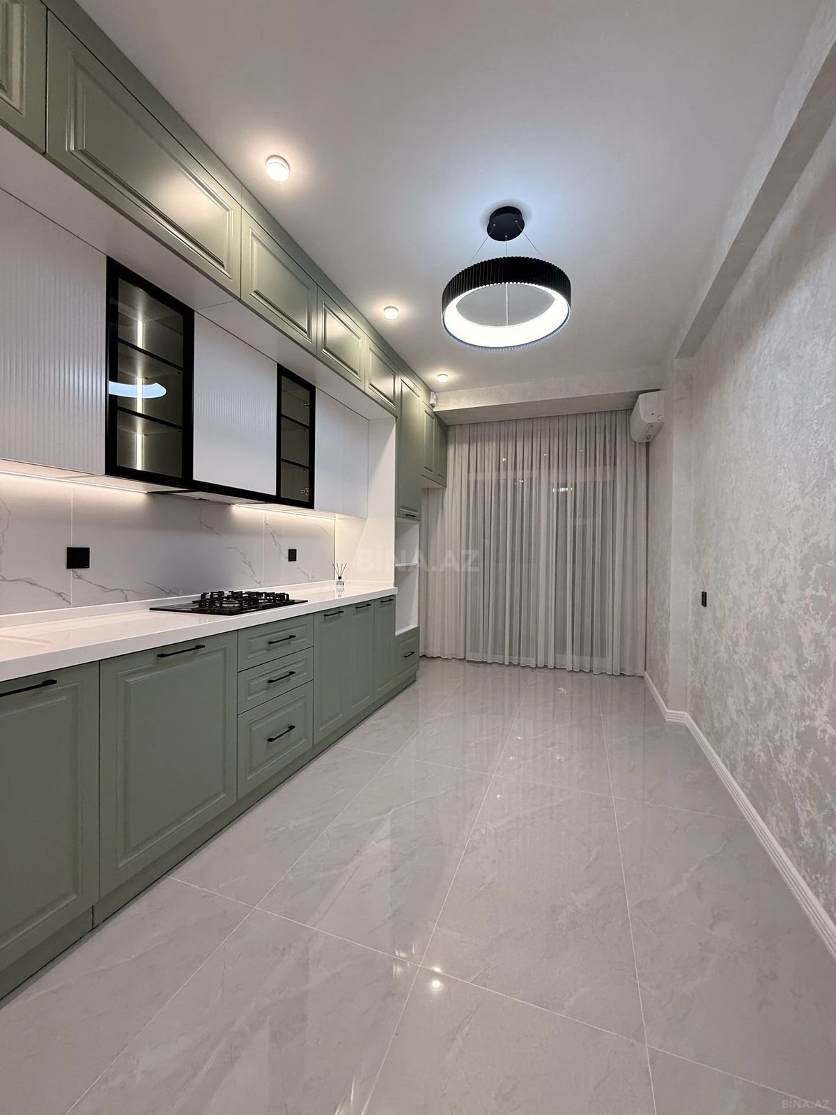 Satılır 3 otaqlı mənzil 105 m²