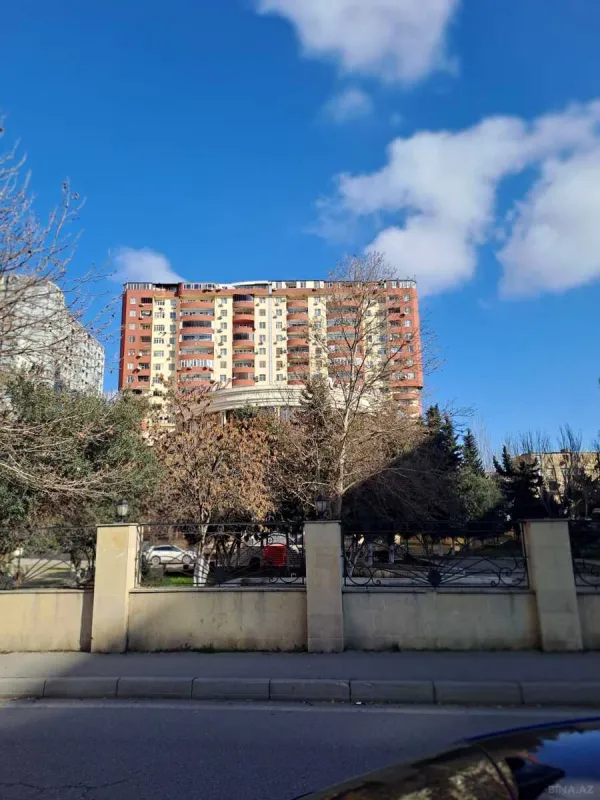 Satılır 3 otaqlı mənzil 105 m²