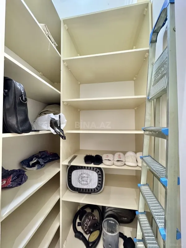 Satılır 3 otaqlı mənzil 117 m²