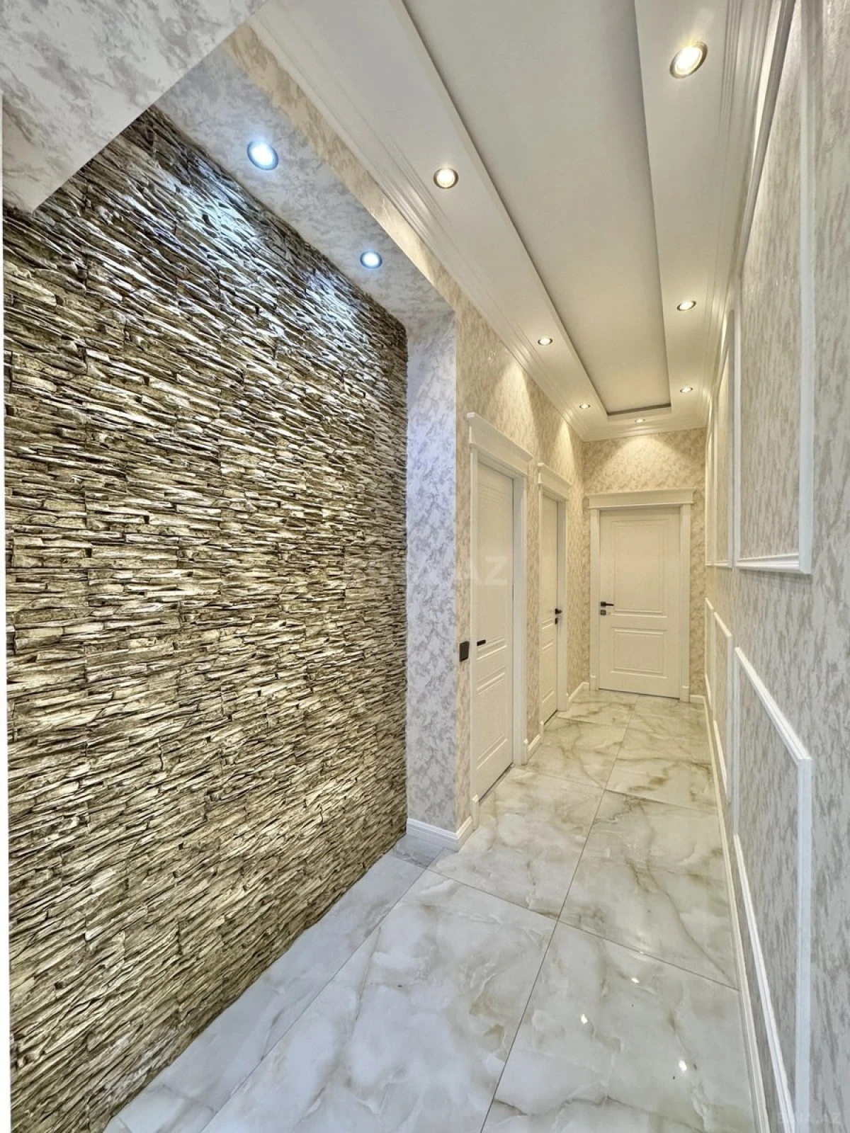 Satılır 3 otaqlı mənzil 117 m²