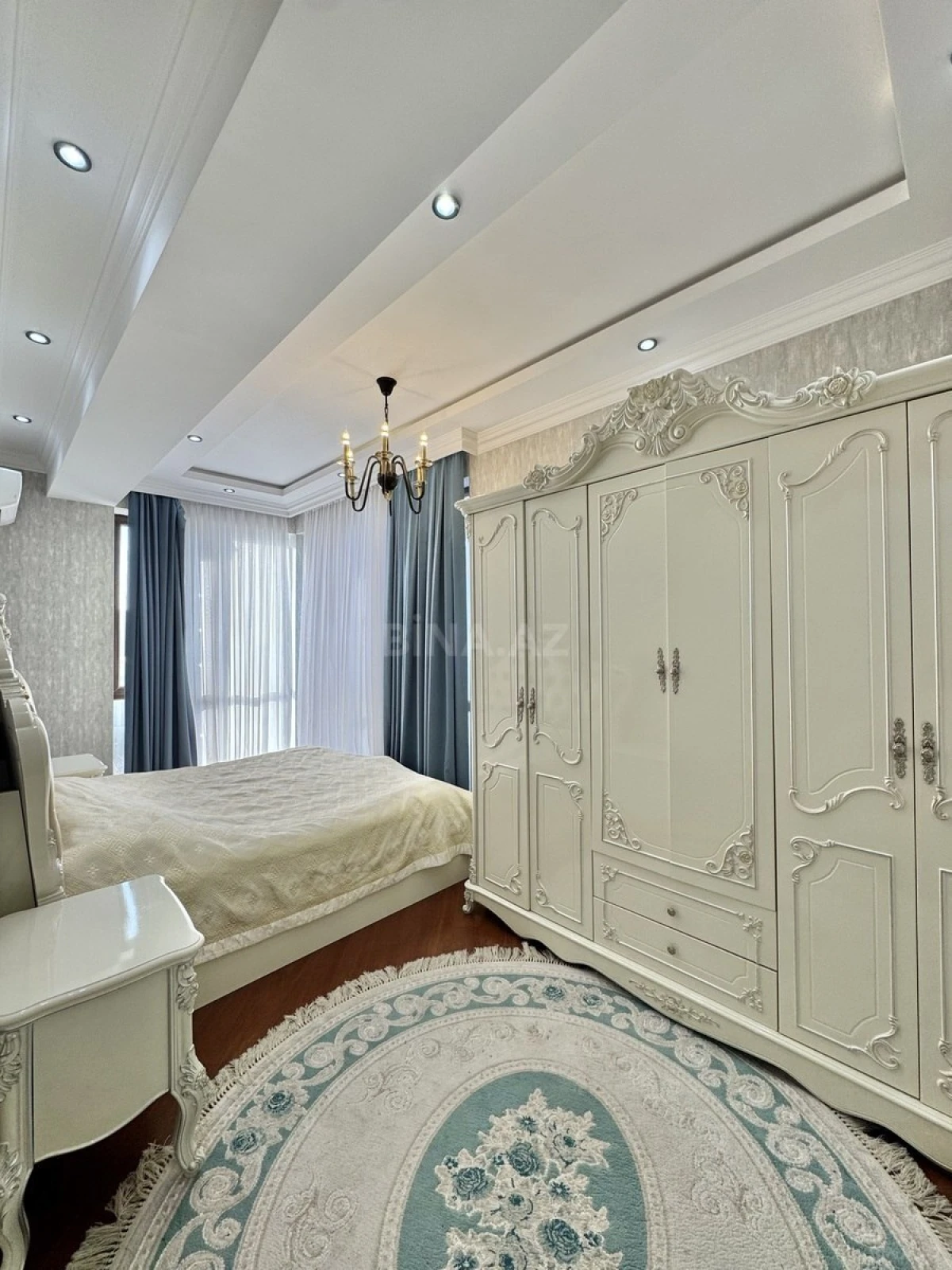 Satılır 3 otaqlı mənzil 117 m²