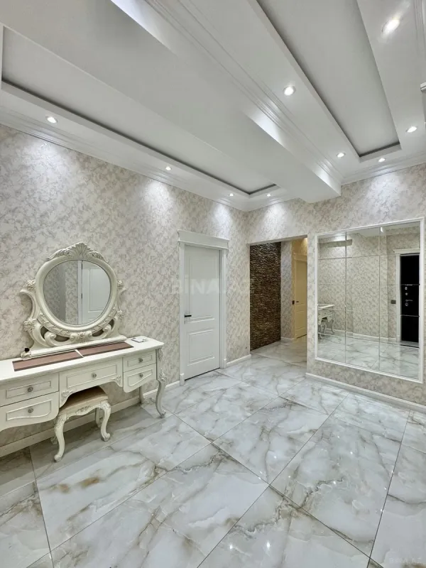 Satılır 3 otaqlı mənzil 117 m²