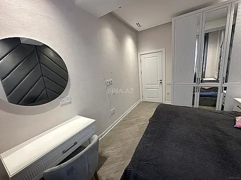 Satılır 4 otaqlı mənzil 117 m²