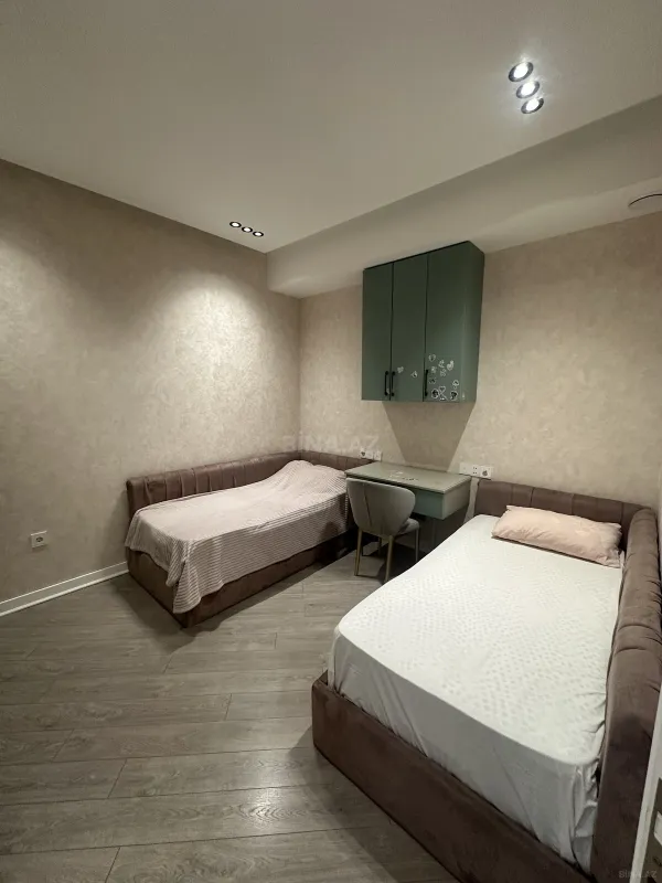 Satılır 4 otaqlı mənzil 117 m²