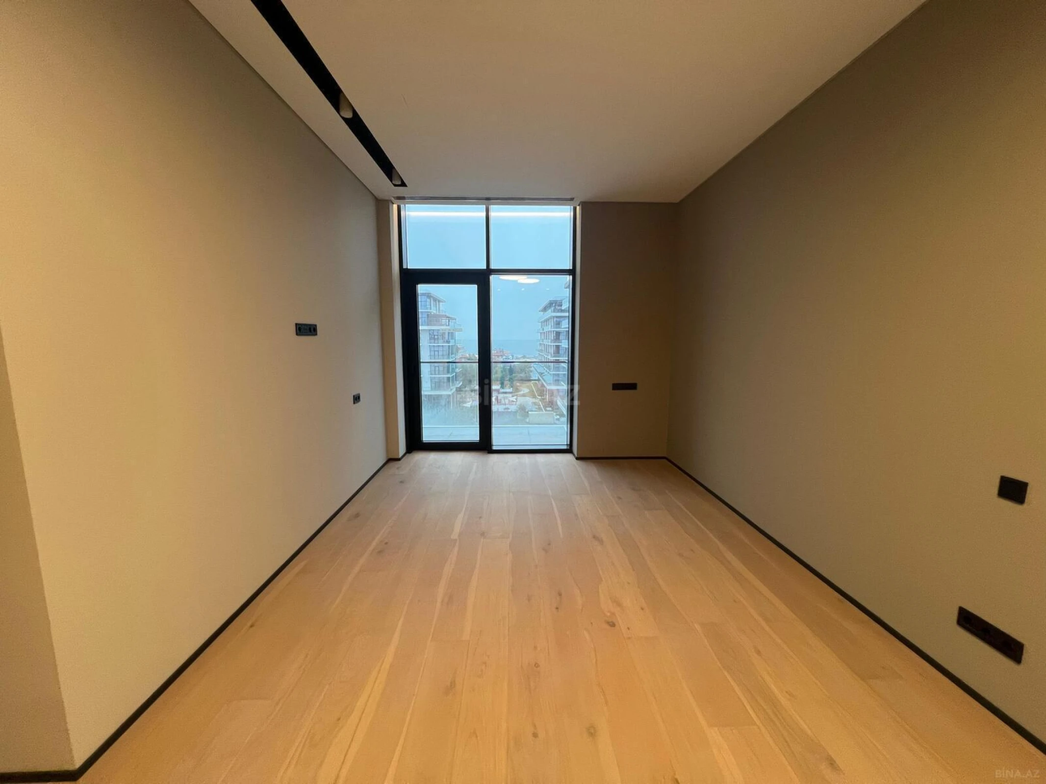 Satılır 2 otaqlı mənzil 74 m²