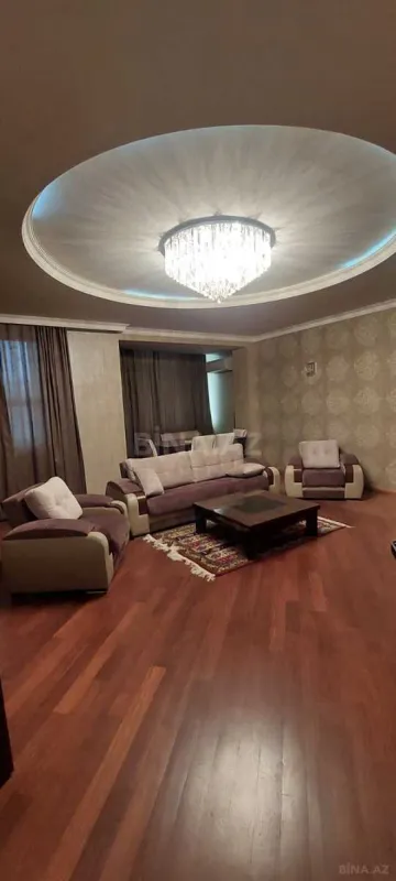 Kirayə verilir 4 otaqlı mənzil 210 m²
