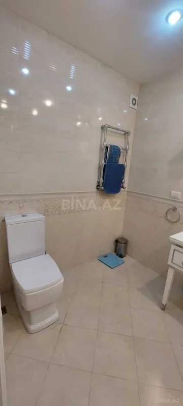 Kirayə verilir 4 otaqlı mənzil 210 m²