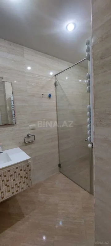 Kirayə verilir 4 otaqlı mənzil 210 m²