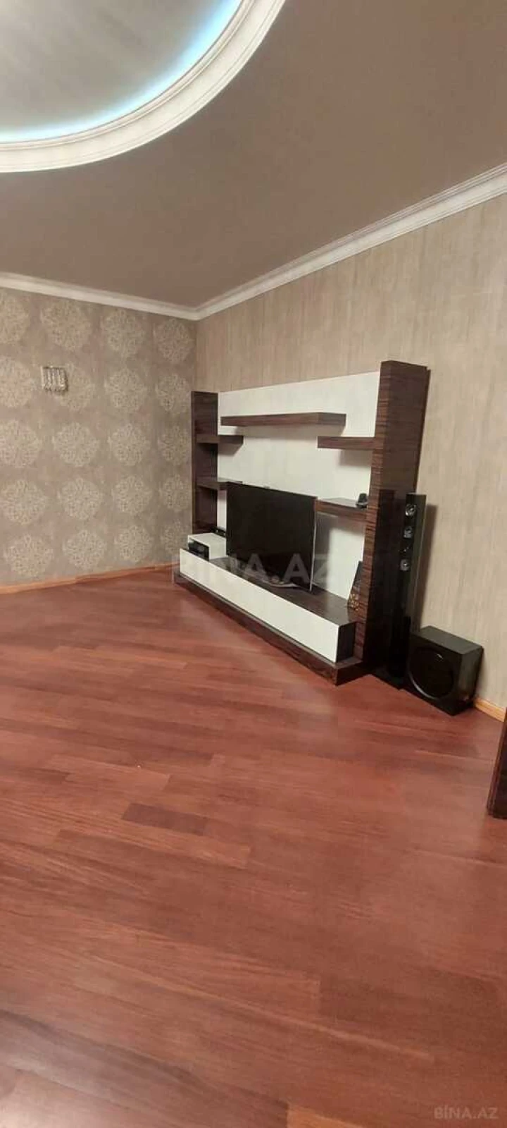 Kirayə verilir 4 otaqlı mənzil 210 m²