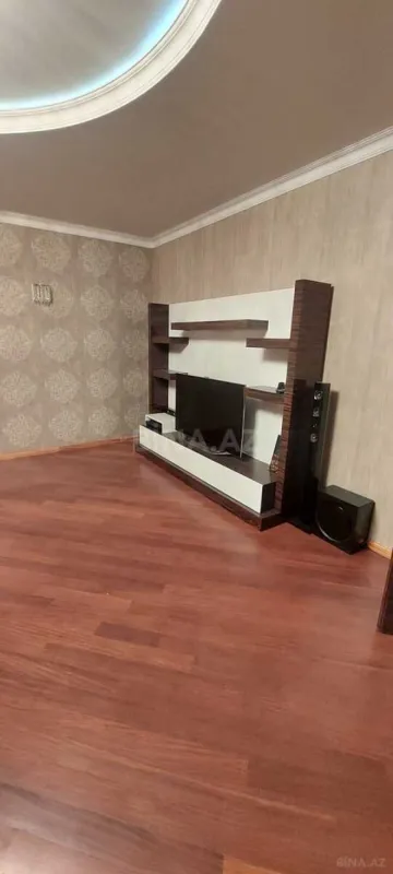 Kirayə verilir 4 otaqlı mənzil 210 m²