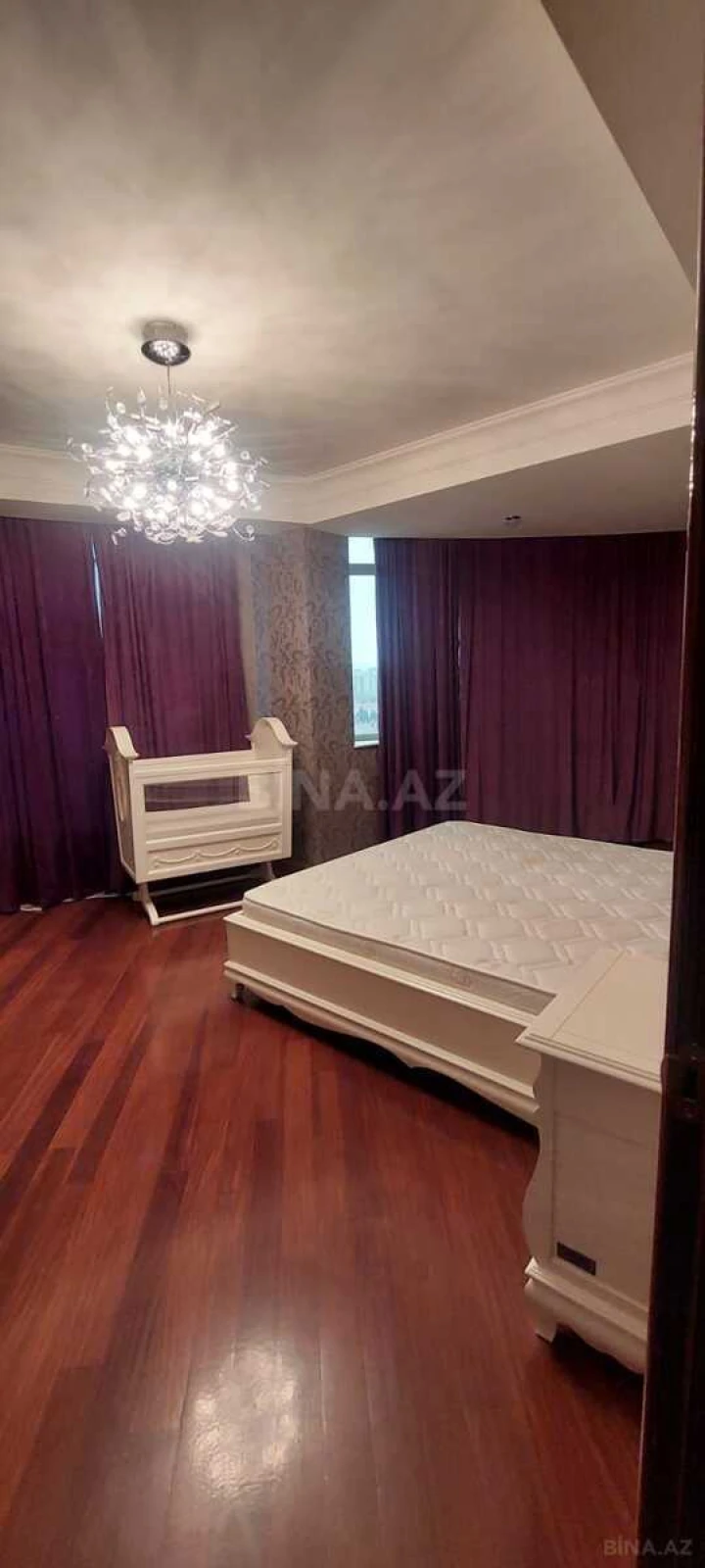 Kirayə verilir 4 otaqlı mənzil 210 m²