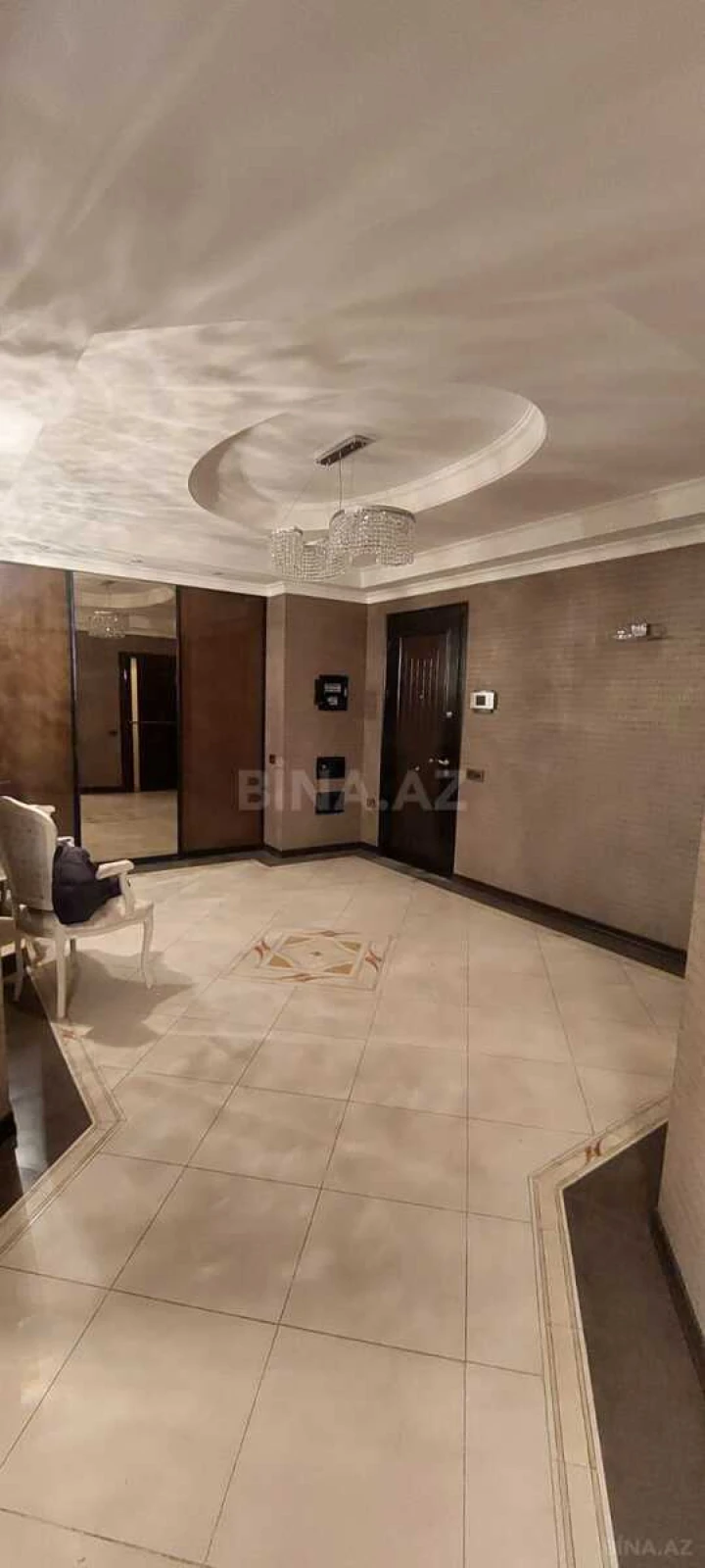 Kirayə verilir 4 otaqlı mənzil 210 m²