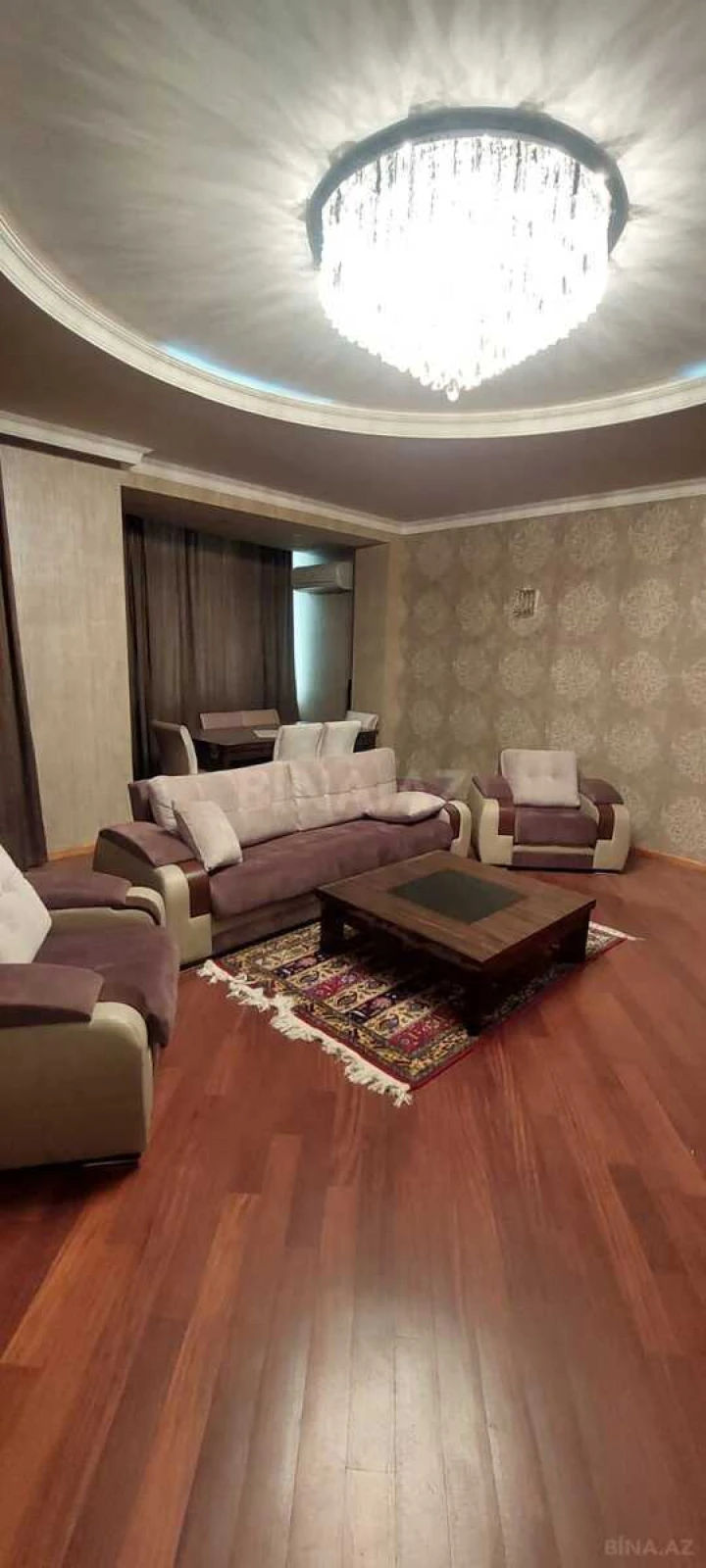 Kirayə verilir 4 otaqlı mənzil 210 m²