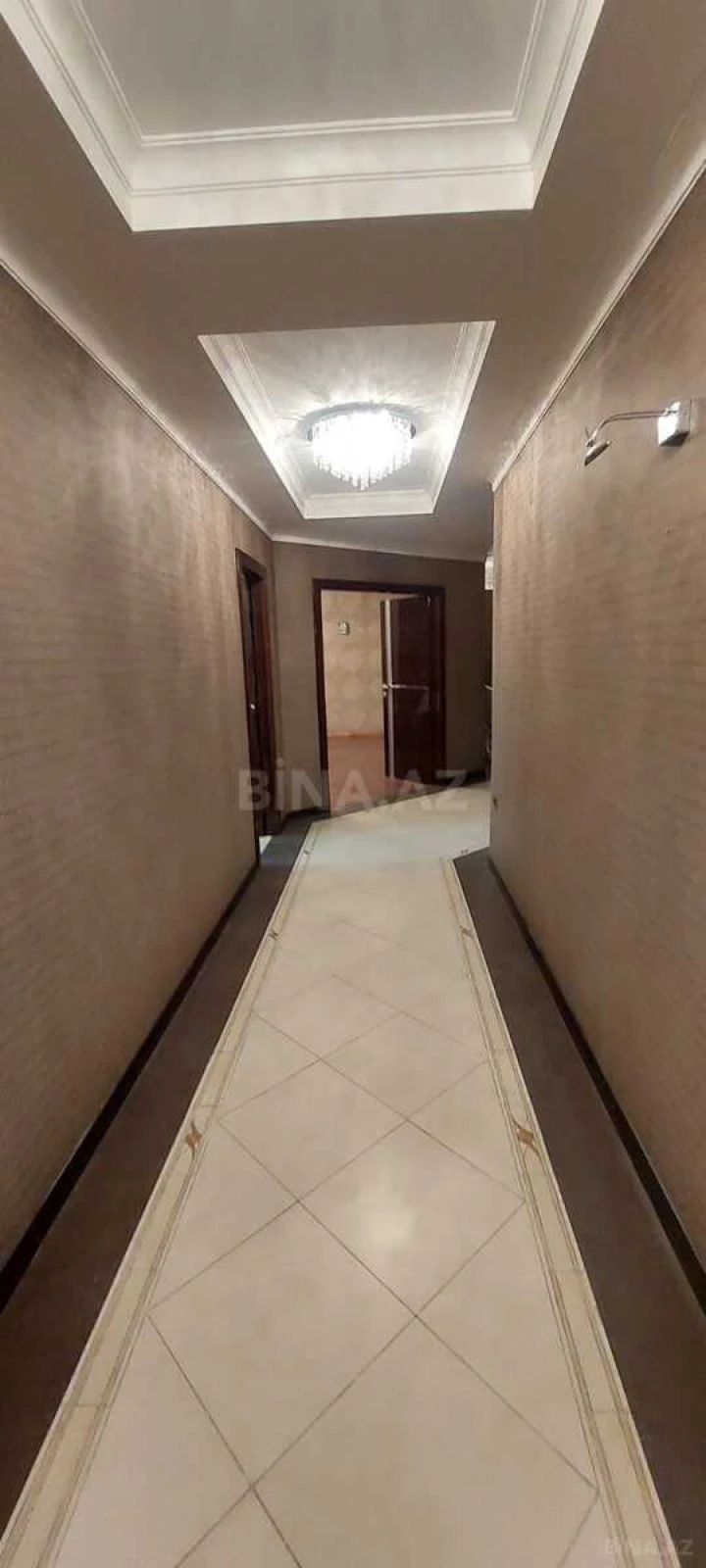Kirayə verilir 4 otaqlı mənzil 210 m²