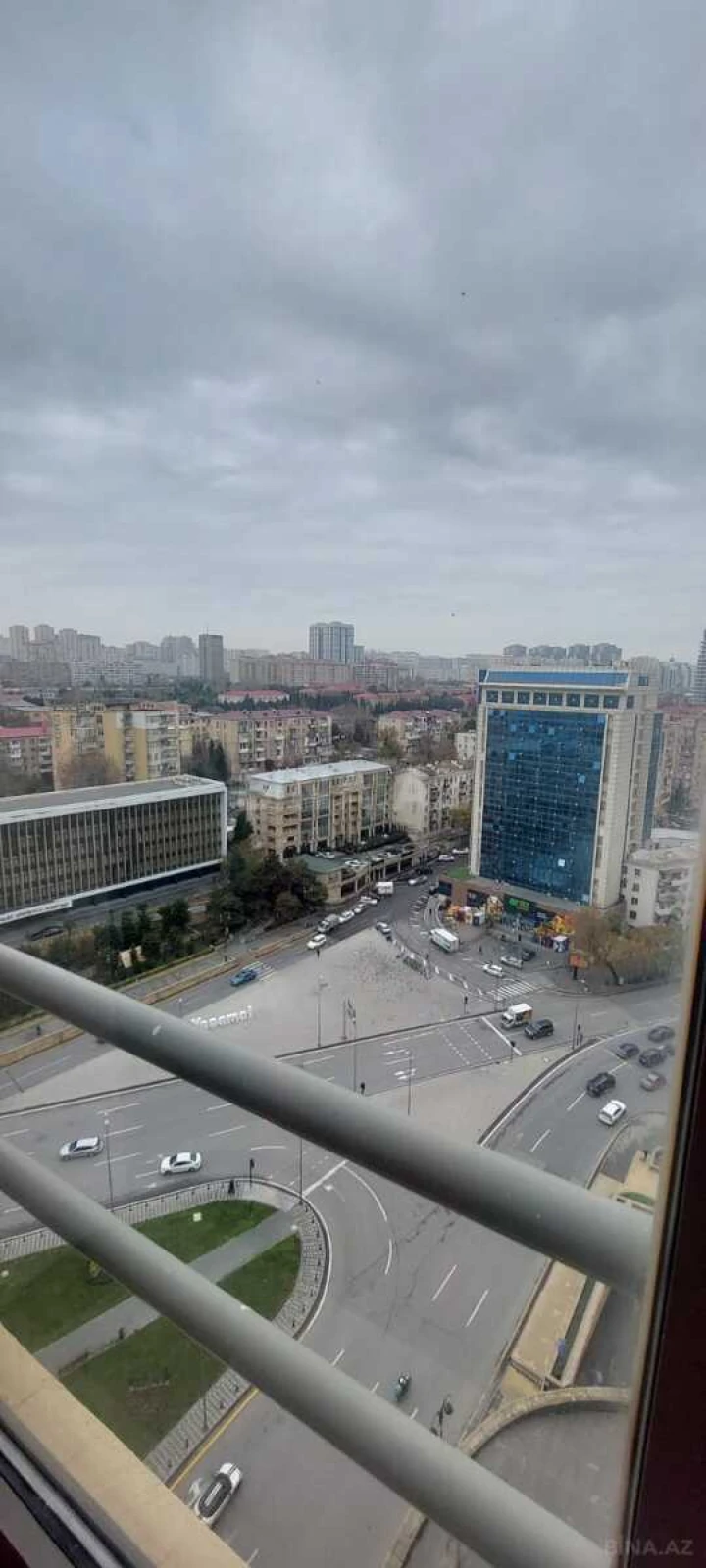 Kirayə verilir 4 otaqlı mənzil 210 m²