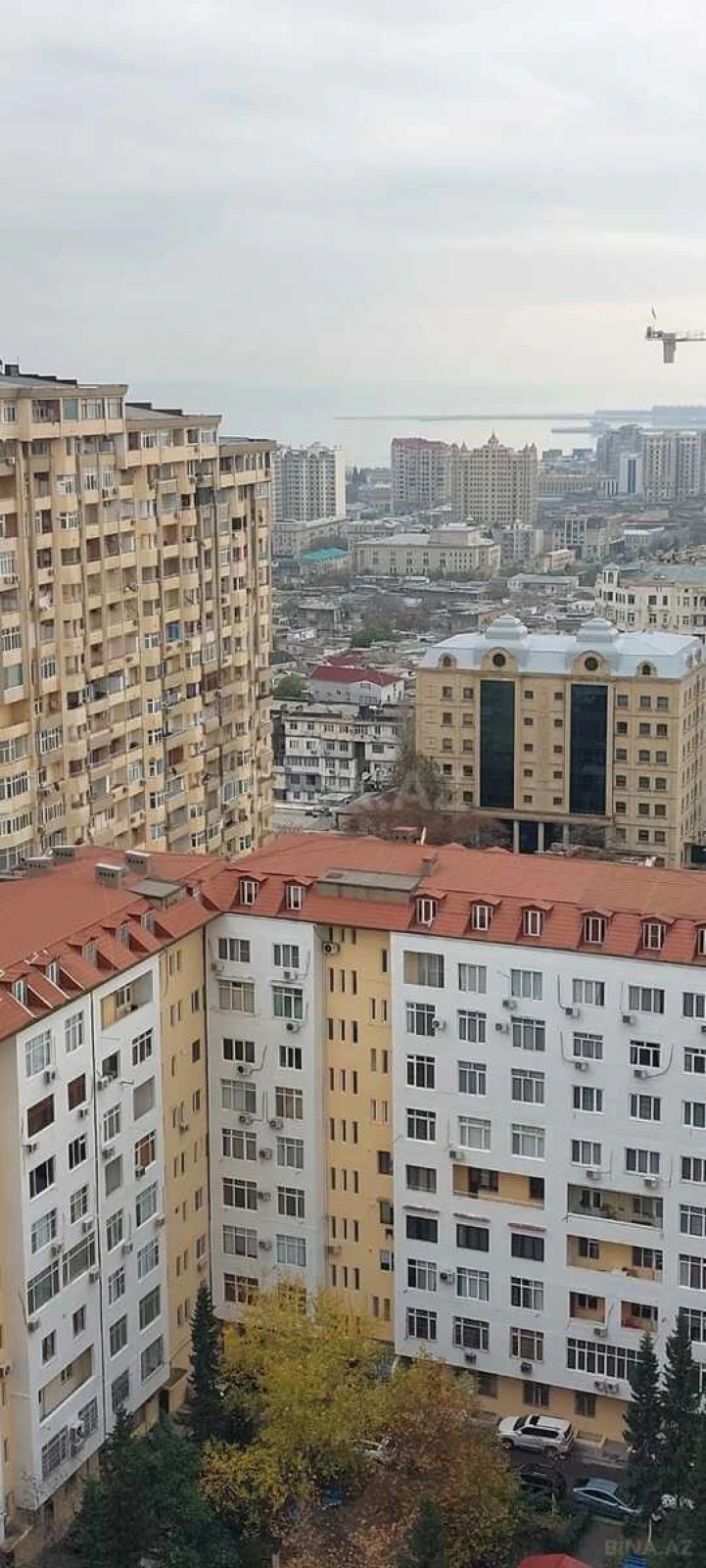 Kirayə verilir 4 otaqlı mənzil 210 m²