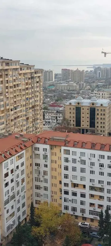 Kirayə verilir 4 otaqlı mənzil 210 m²