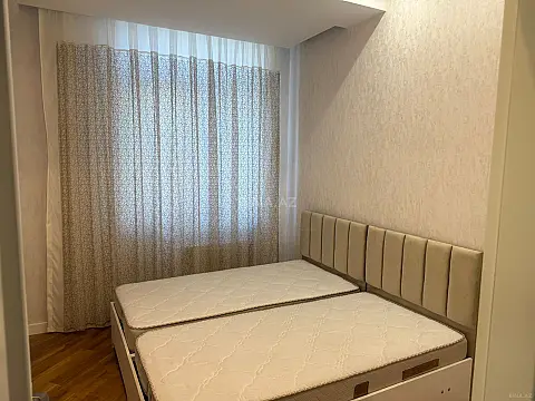 Kirayə verilir 3 otaqlı mənzil 137 m²