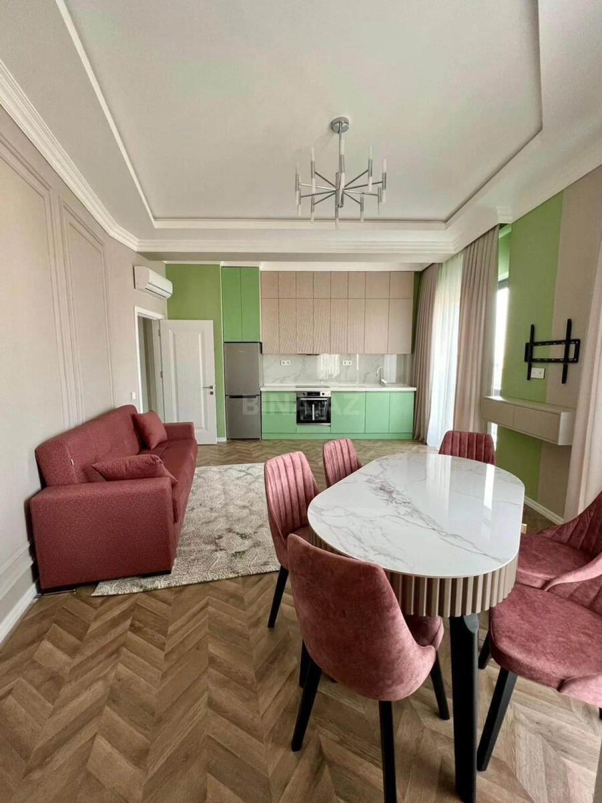 Kirayə verilir 3 otaqlı mənzil 106 m²