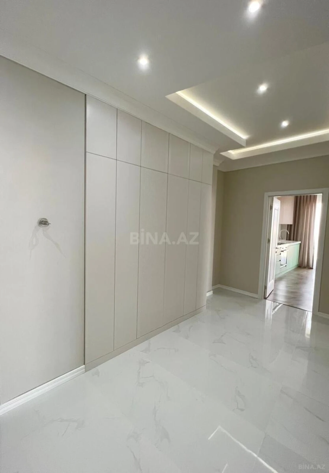 Kirayə verilir 3 otaqlı mənzil 106 m²