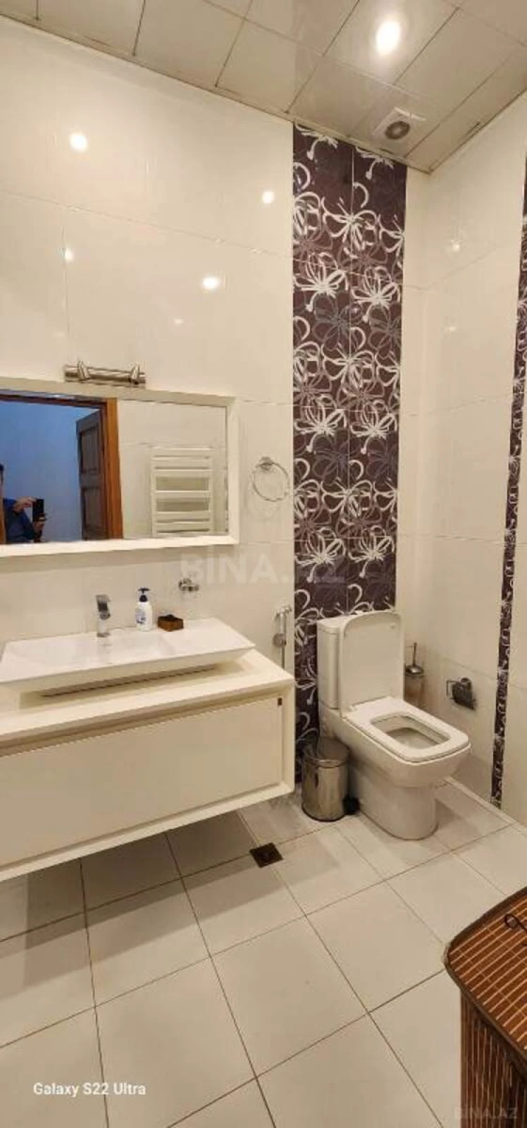Satılır 3 otaqlı mənzil 137 m²