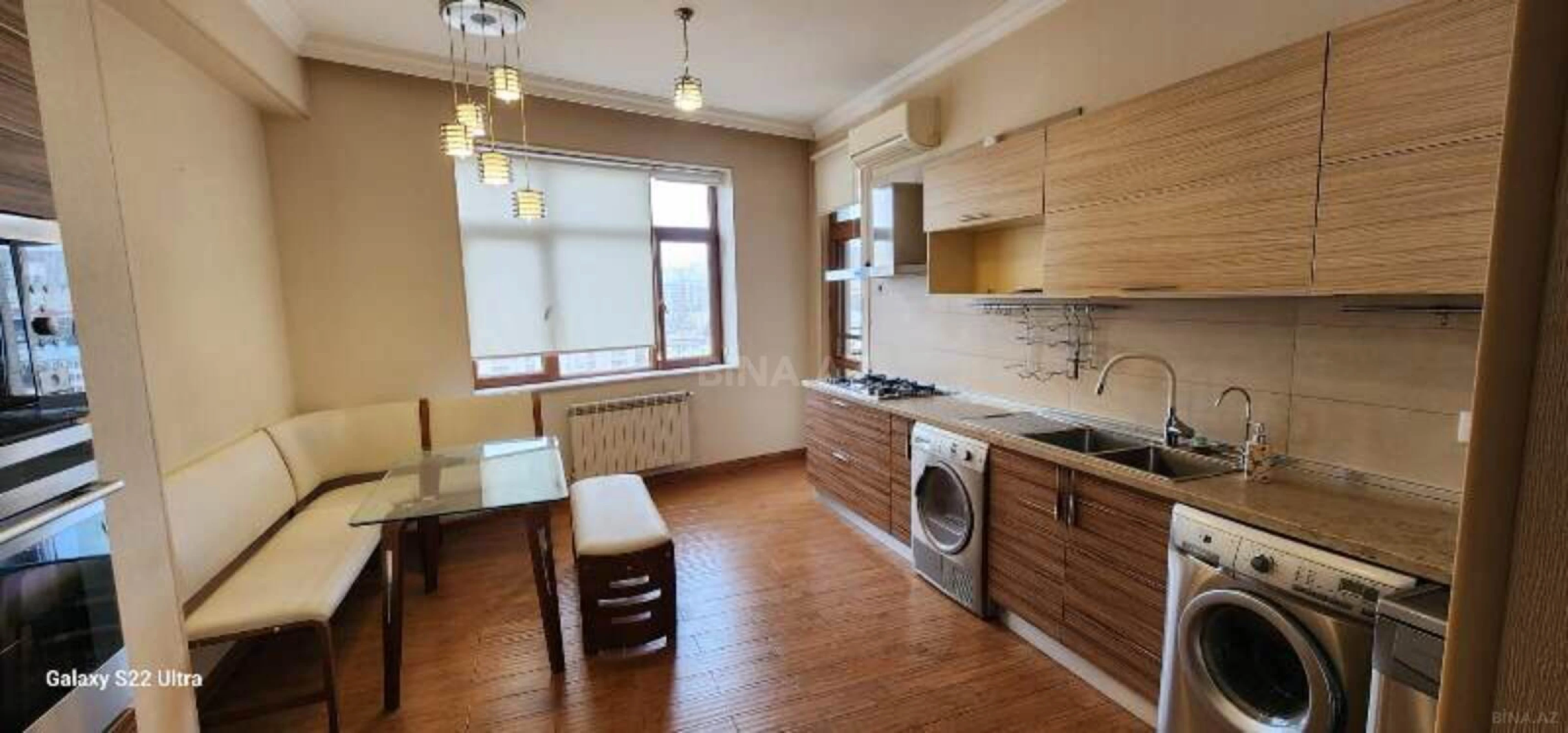 Satılır 3 otaqlı mənzil 137 m²
