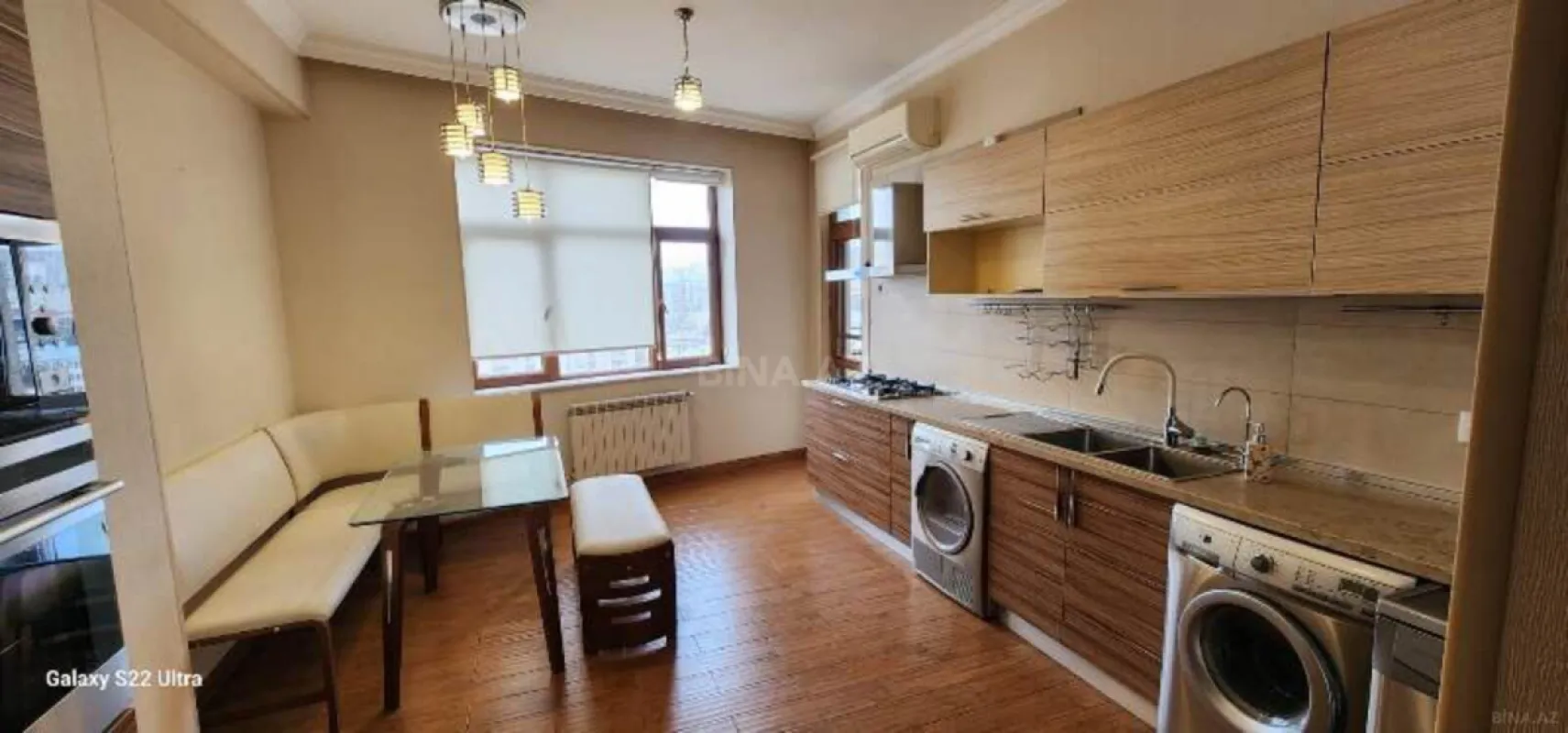 Satılır 3 otaqlı mənzil 137 m²