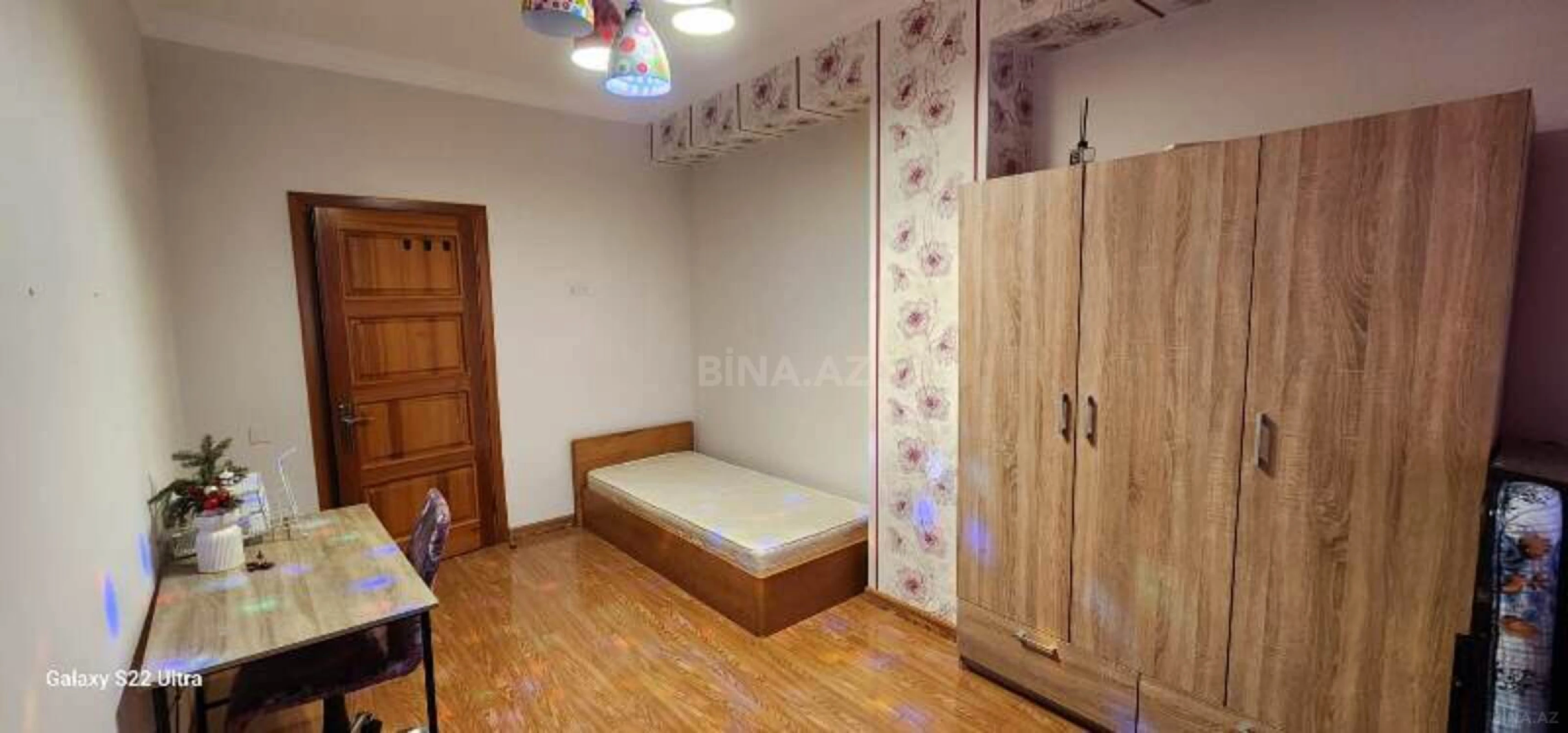 Satılır 3 otaqlı mənzil 137 m²
