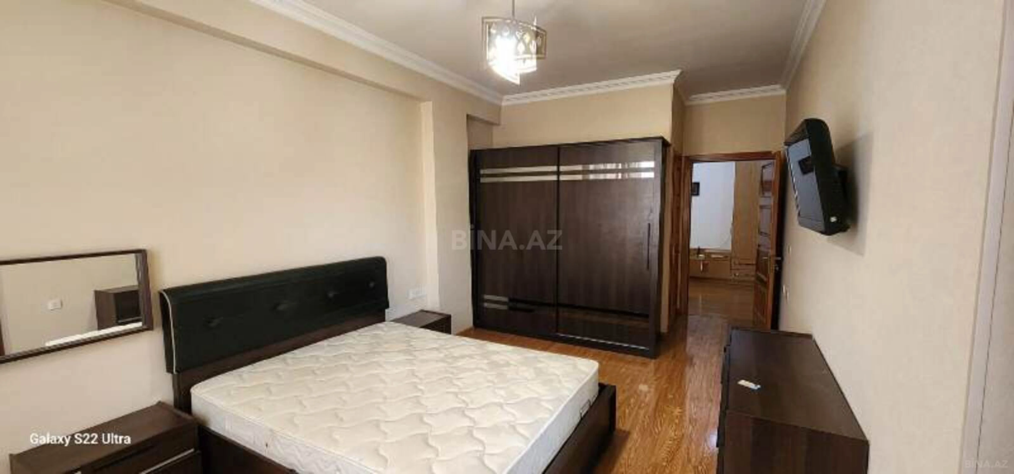Satılır 3 otaqlı mənzil 137 m²