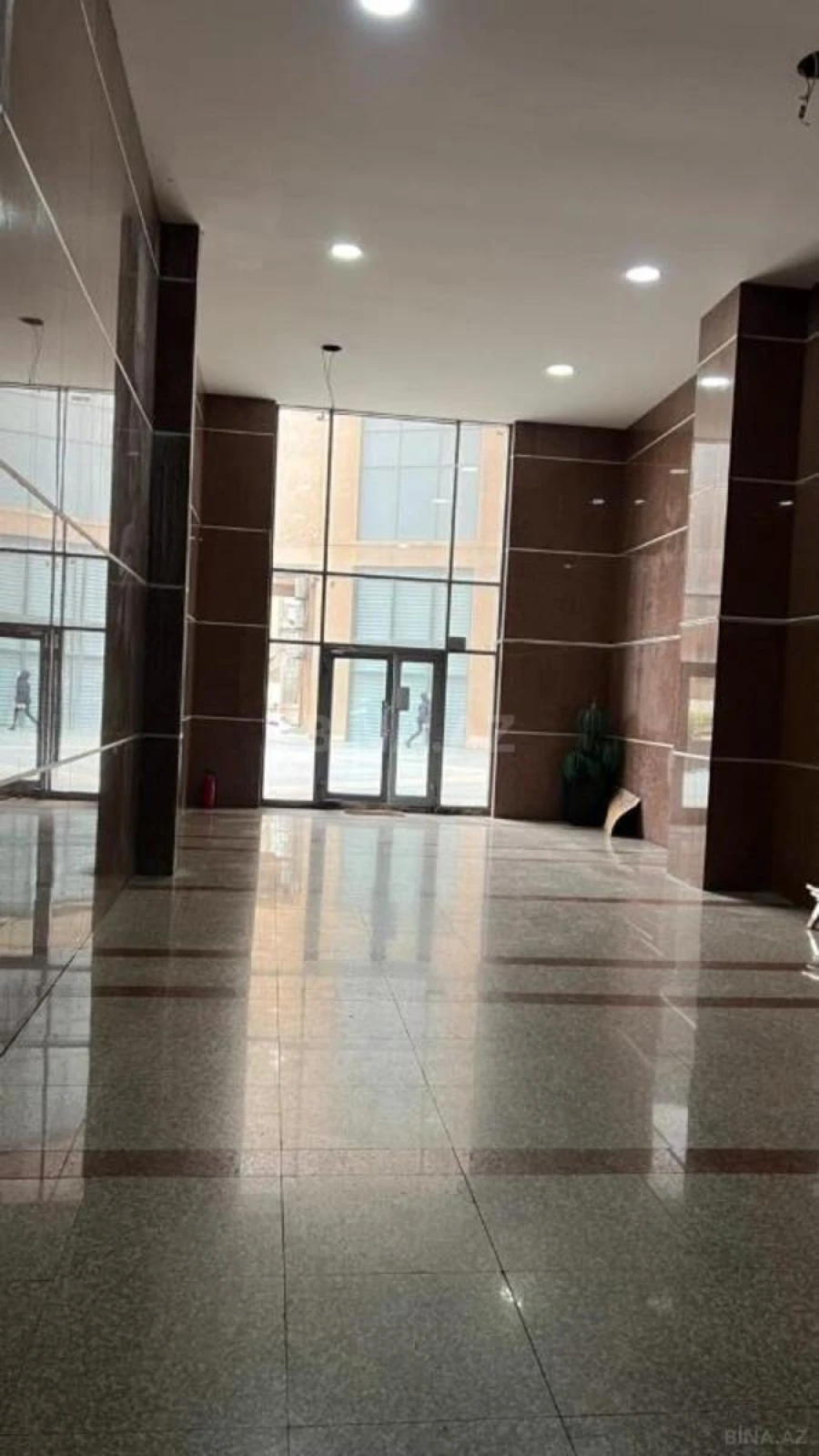 Satılır 3 otaqlı mənzil 137 m²