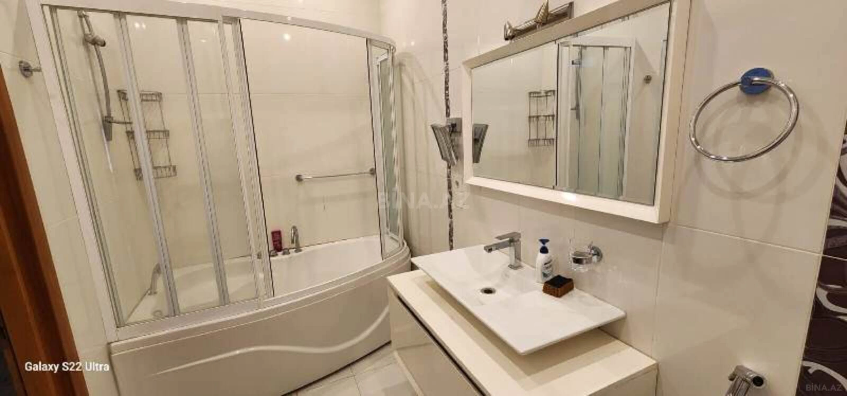 Satılır 3 otaqlı mənzil 137 m²
