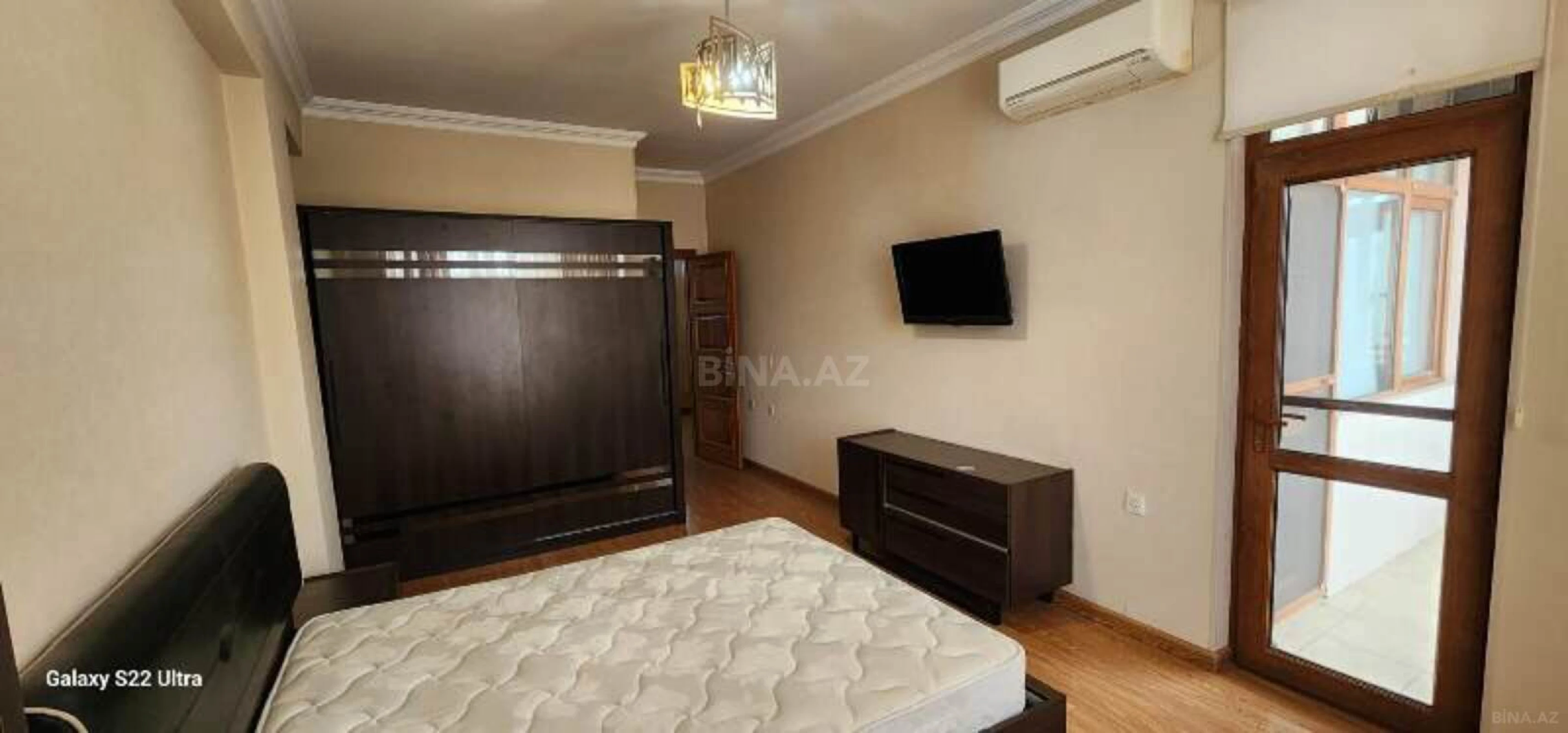 Satılır 3 otaqlı mənzil 137 m²
