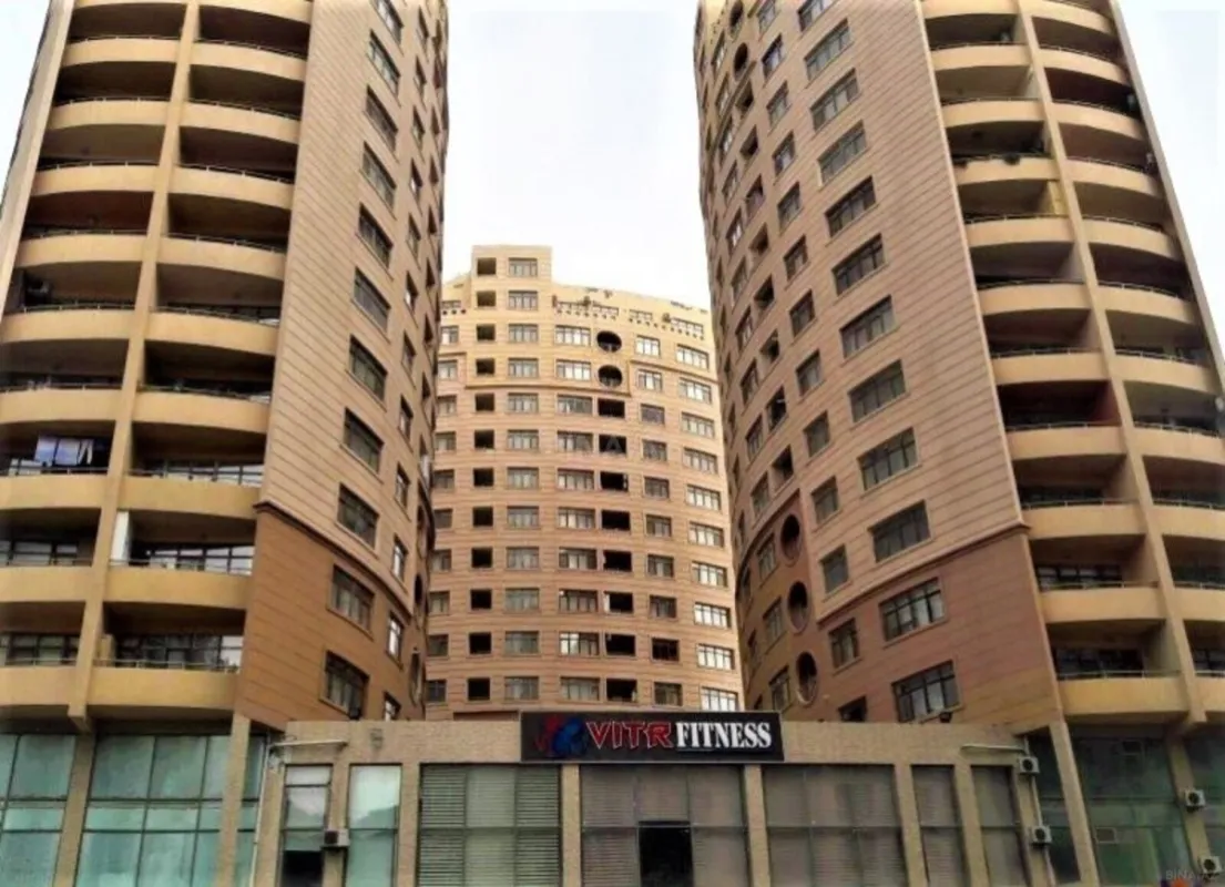 Satılır 3 otaqlı mənzil 137 m²