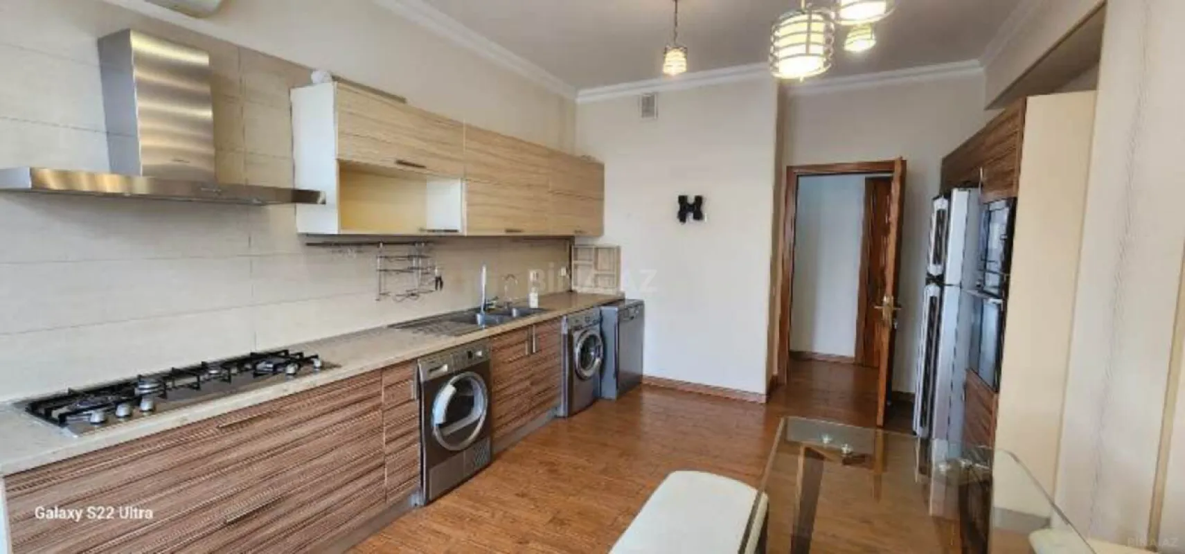 Satılır 3 otaqlı mənzil 137 m²