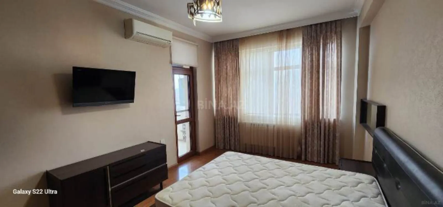 Satılır 3 otaqlı mənzil 137 m²