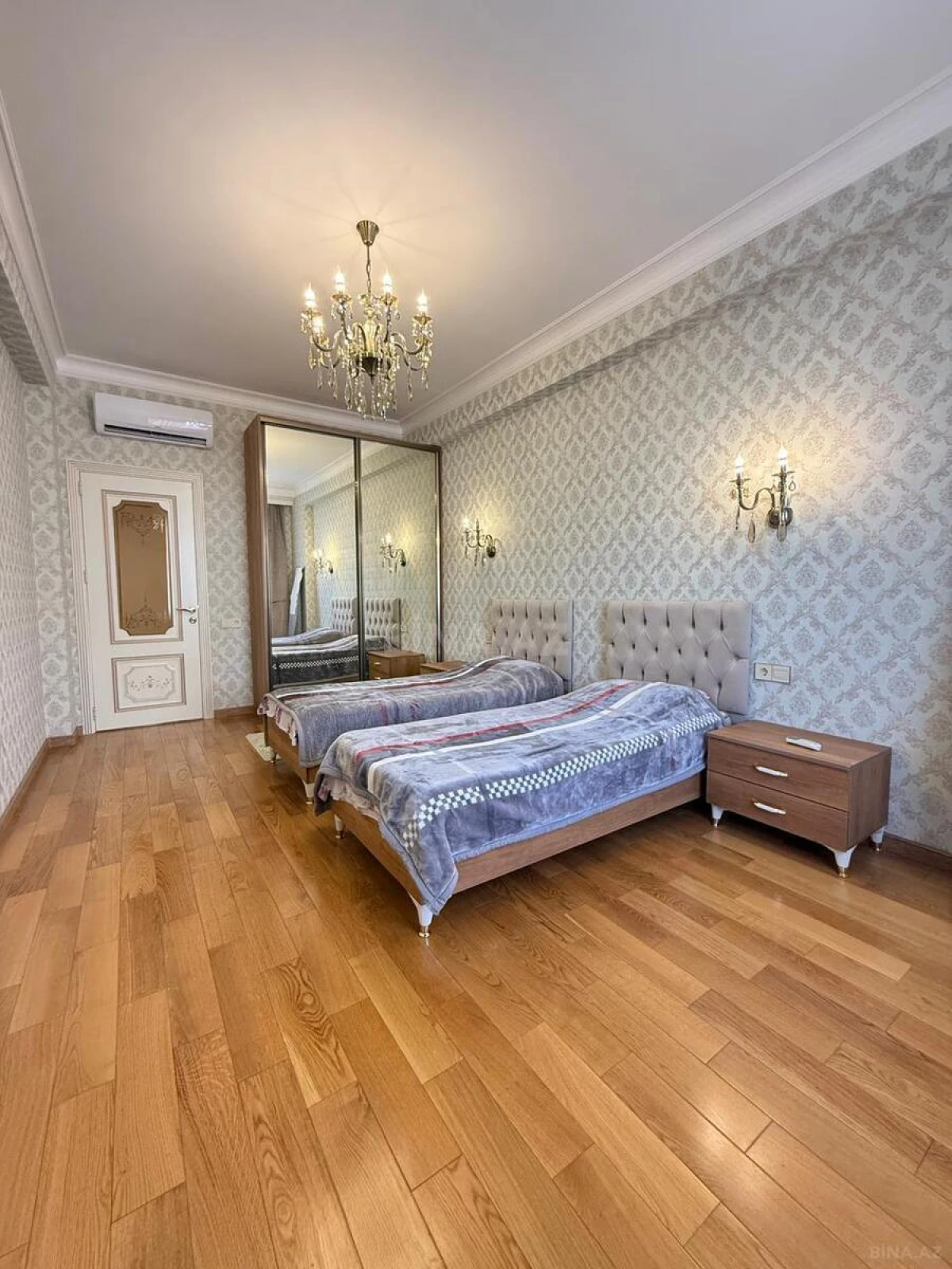 Kirayə verilir 3 otaqlı mənzil 135 m²