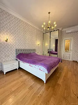 Kirayə verilir 3 otaqlı mənzil 135 m²