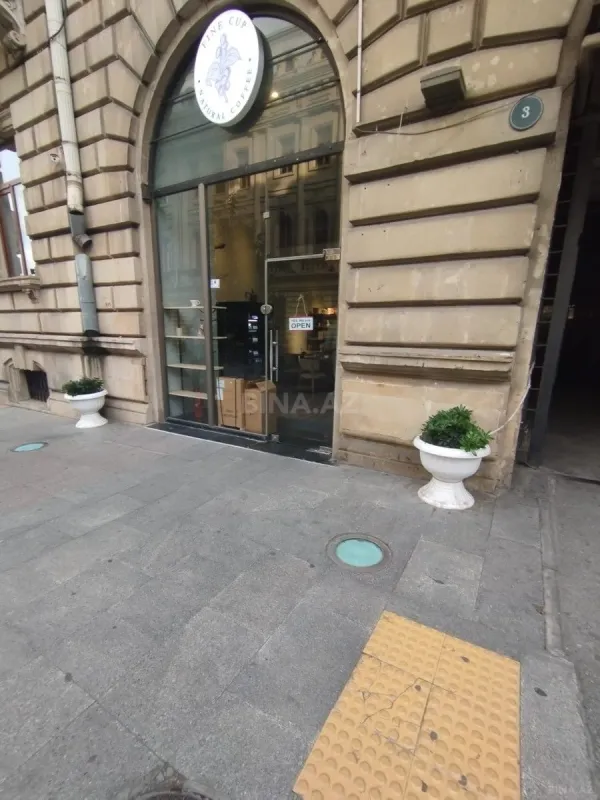 Satılır obyekt 80 m²