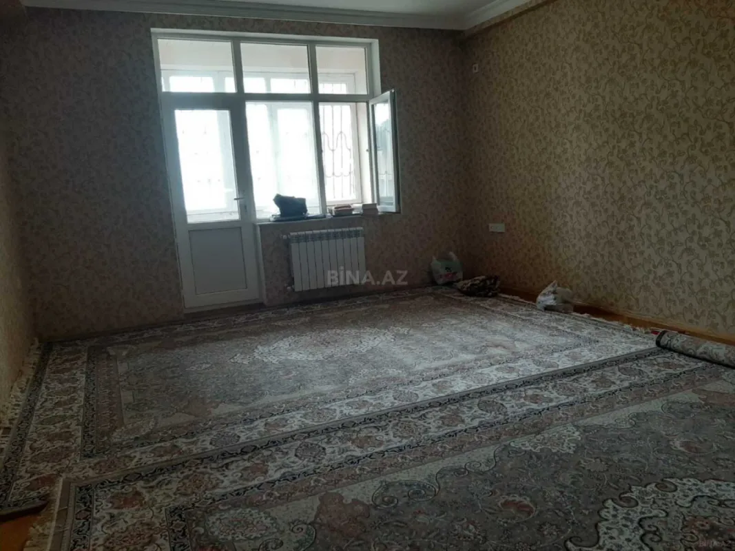 Kirayə verilir 4 otaqlı mənzil 150 m²