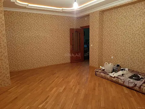Kirayə verilir 4 otaqlı mənzil 150 m²