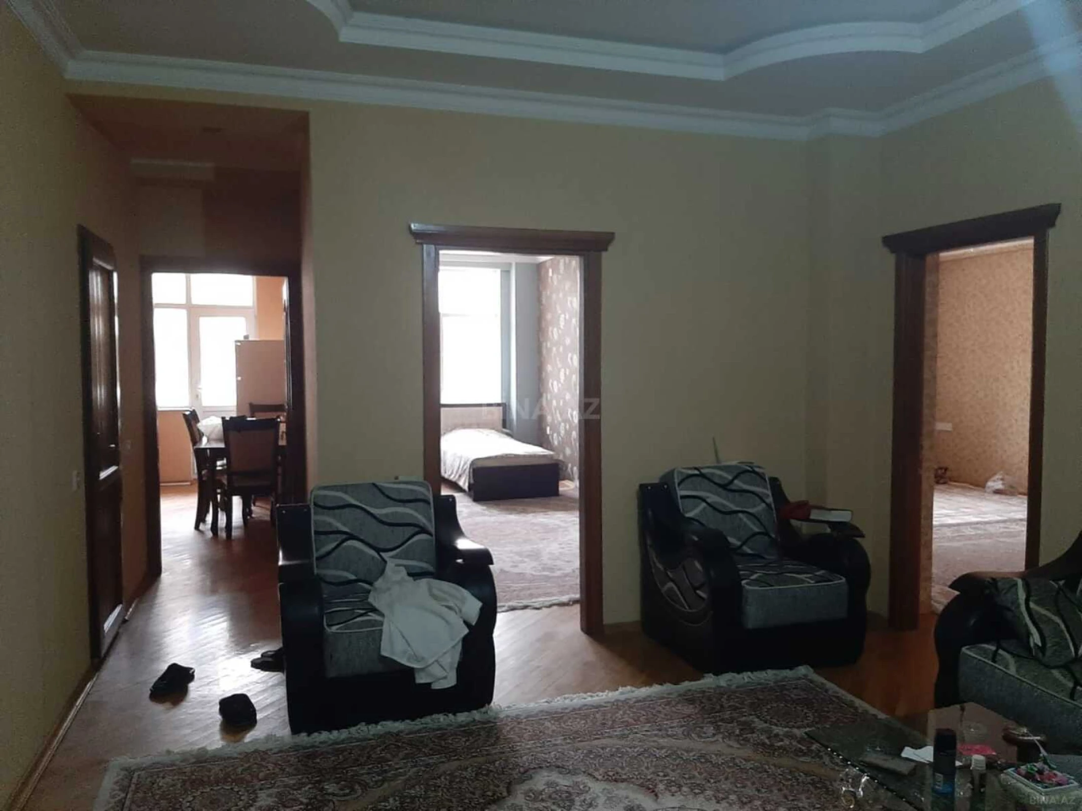 Kirayə verilir 4 otaqlı mənzil 150 m²