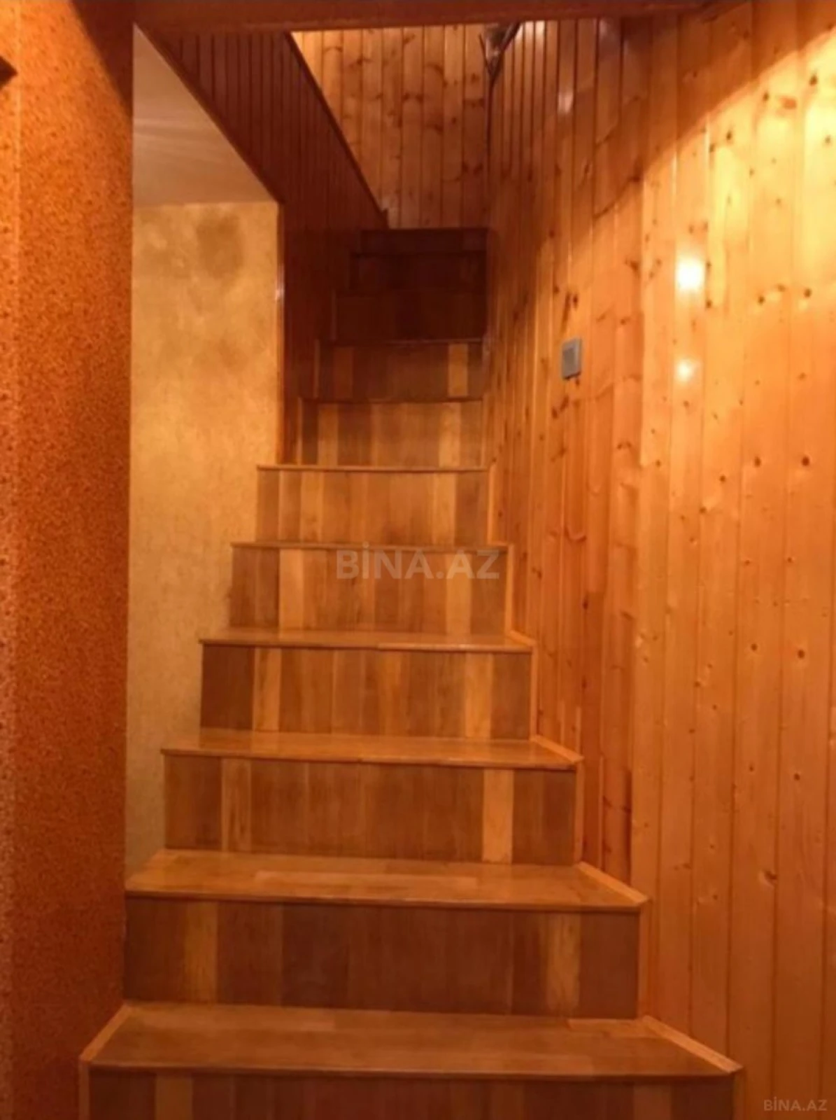 Satılır 4 otaqlı mənzil 180 m²