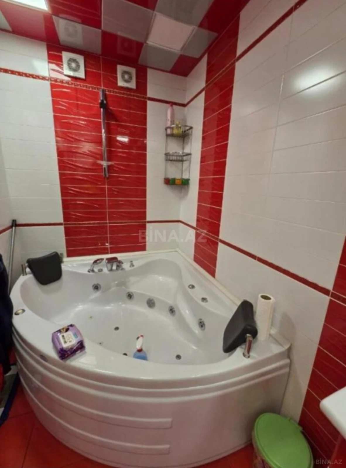 Satılır 4 otaqlı mənzil 180 m²