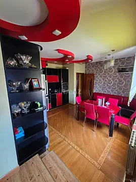Satılır 4 otaqlı mənzil 180 m²