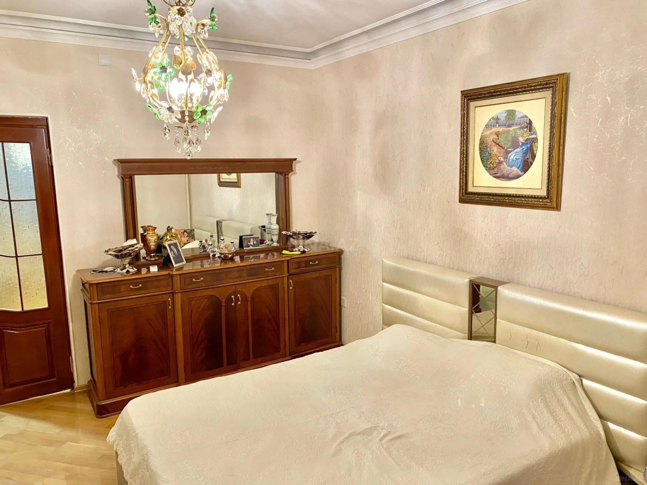 Kirayə verilir 4 otaqlı mənzil 140 m²