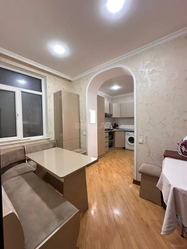Kirayə verilir 4 otaqlı mənzil 140 m²