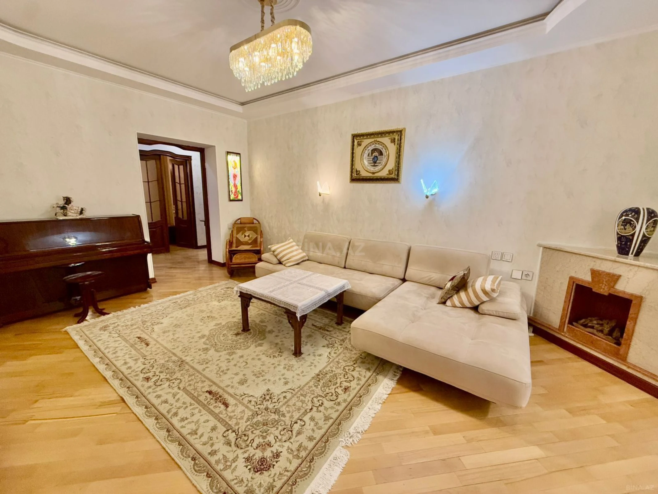 Kirayə verilir 4 otaqlı mənzil 140 m²