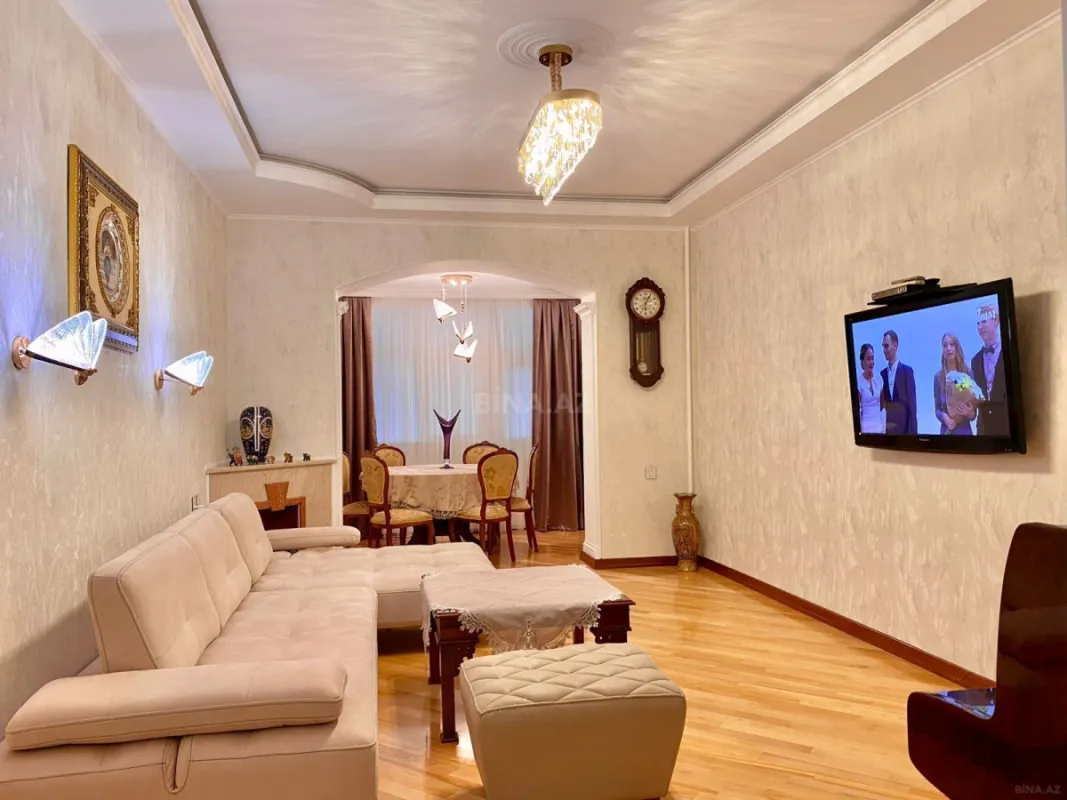 Kirayə verilir 4 otaqlı mənzil 140 m²