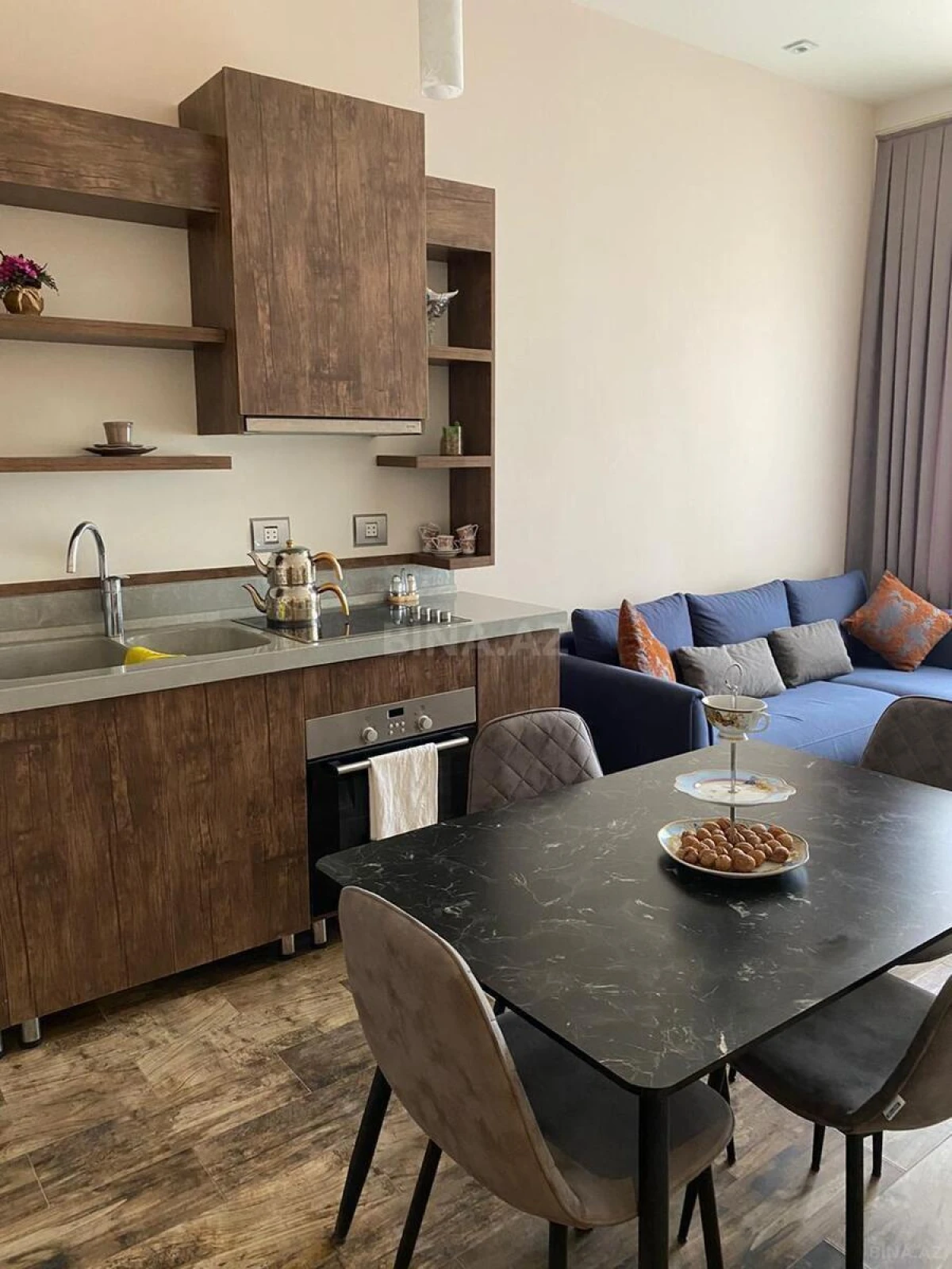 Kirayə verilir 2 otaqlı mənzil 70 m²