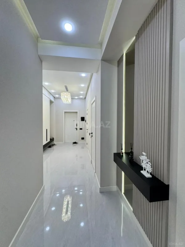 Satılır 3 otaqlı mənzil 173 m²